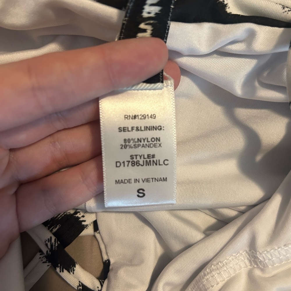NWT Dippin’ Daisy’s One Bliss Zebra Print One Piece Bathing Suit Size S Swimwear - Picture 8 of 13
